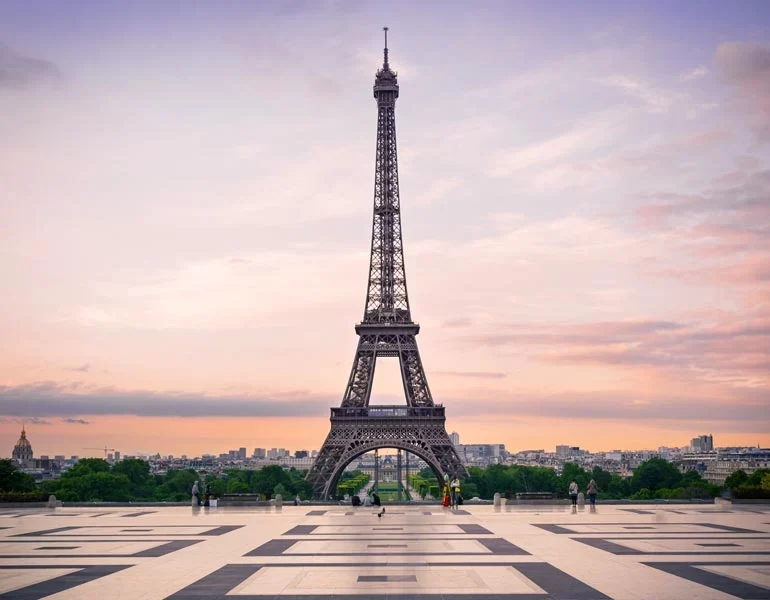 Paris Travel Guide for First-Time Visitors: Must-See Attractions & Essential Tips