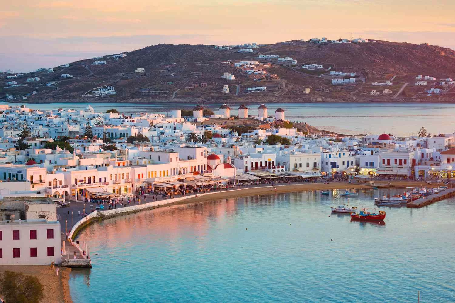 Best Destinations for Group Travel in North America: Top Locations for Your Next Group Vacation