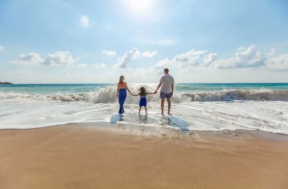 How to Enjoy a Beach Vacation with Kids: Top Tips and Family-Friendly Activities