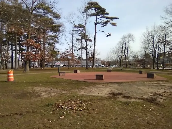 Ross Memorial Park Picture 3