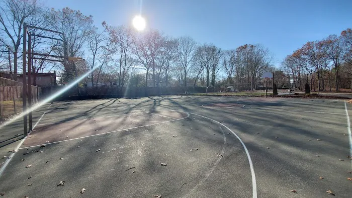 Morewood Park Picture 4