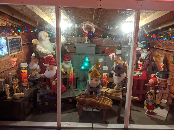 The Ronkonkoma Gingerbread House Picture 5