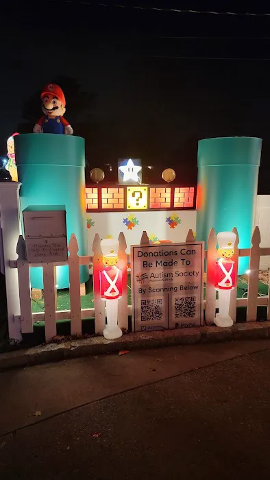 The Ronkonkoma Gingerbread House Picture 6