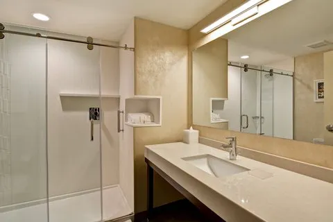 Courtyard by Marriott Long Island Islip/Courthouse Complex Picture 4