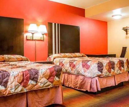Rodeway Inn MacArthur Airport