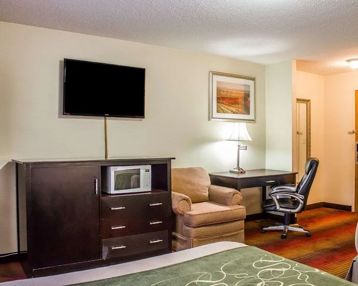 Rodeway Inn MacArthur Airport Picture 5