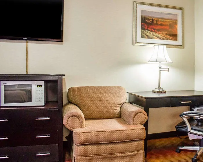 Rodeway Inn MacArthur Airport Picture 8