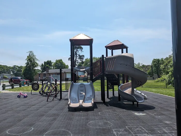 Commack Road Park Picture 2