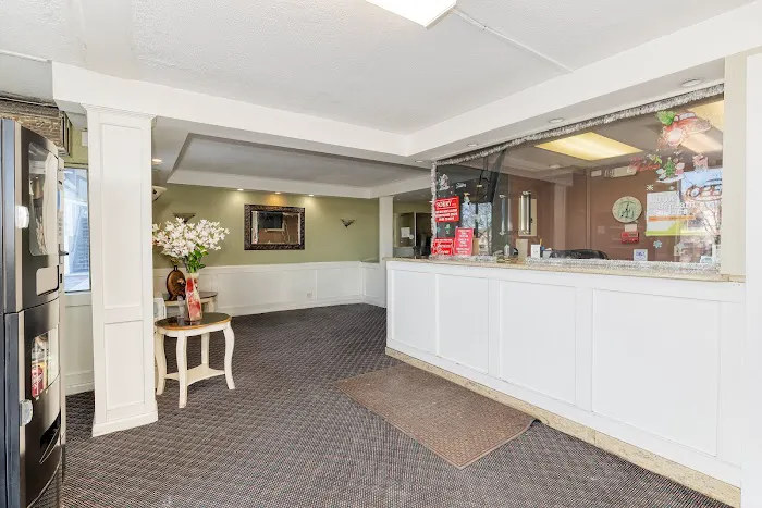 The SkyBreeze Inn Picture 5