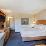 La Quinta Inn & Suites by Wyndham Islip - MacArthur Airport