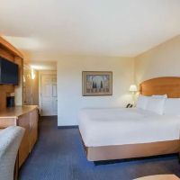 La Quinta Inn & Suites by Wyndham Islip - MacArthur Airport ico