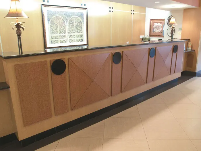 La Quinta Inn & Suites by Wyndham Islip - MacArthur Airport Picture 10