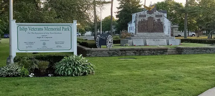 Islip Veterans Memorial Park Picture 10