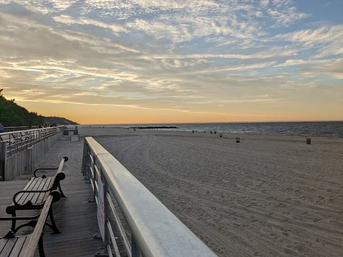 Boardwalks East End Picture 2