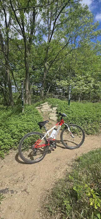Parking meadowlark park bike trail Picture 3