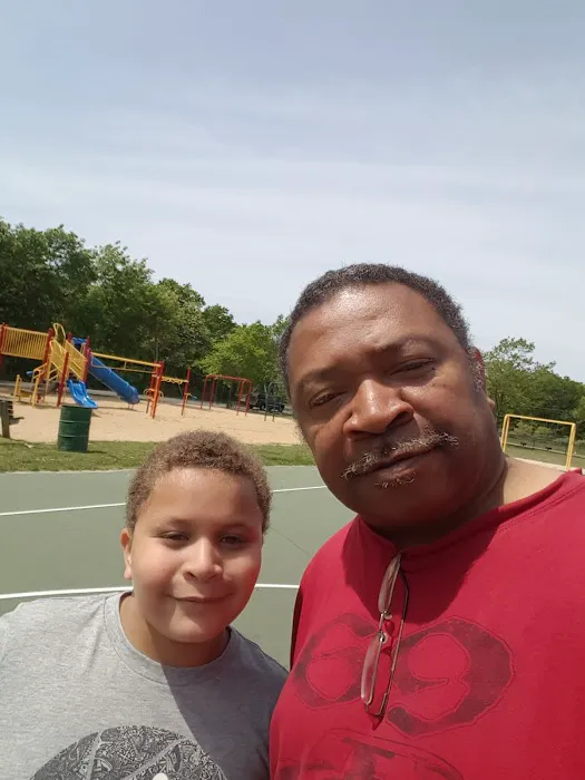 Roberts Street Park Picture 9
