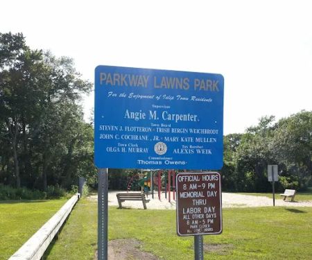 Parkway Lawns Park
