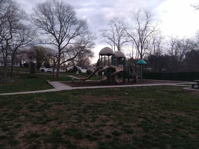Waverly Ave Park Picture 3