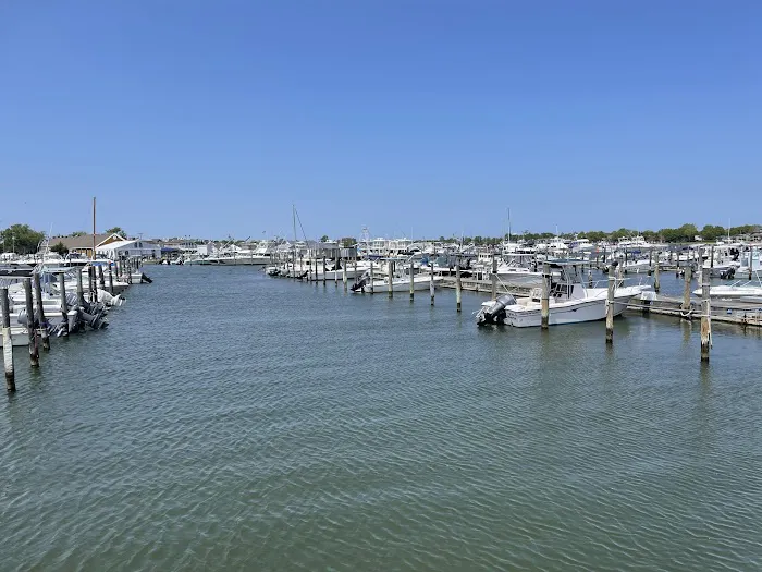 Bay Shore Manor Park Picture 4