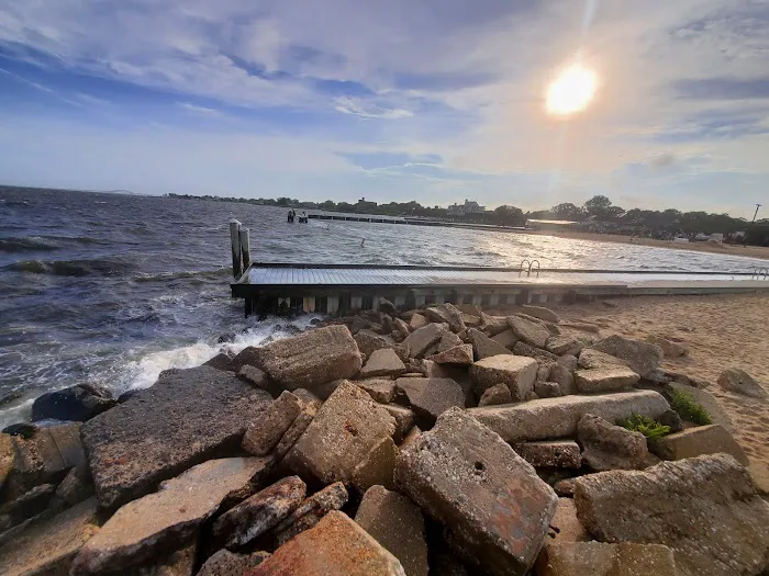 Bay Shore Manor Park Picture 3