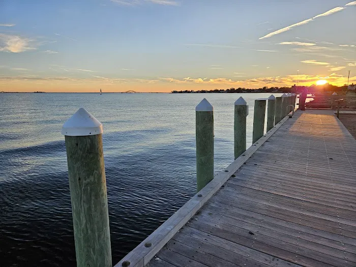 Bay Shore Manor Park Picture 2
