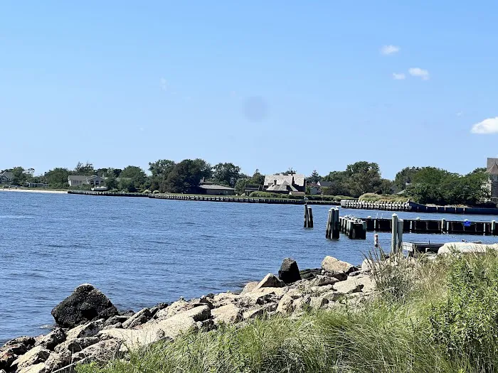 Bay Shore Manor Park Picture 6