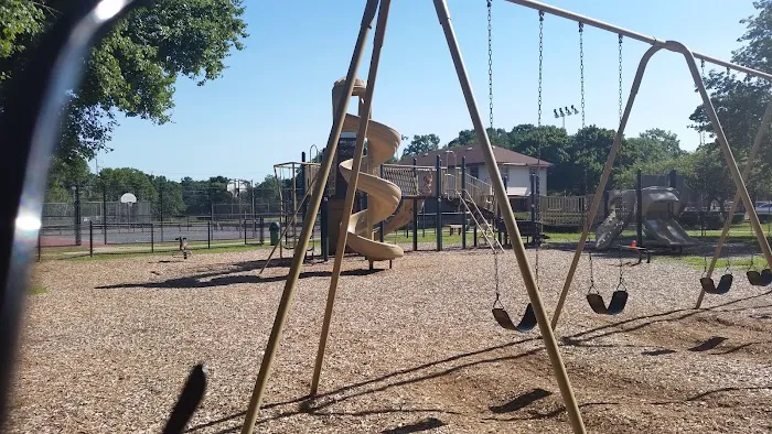 Terry Farrell Park Picture 4