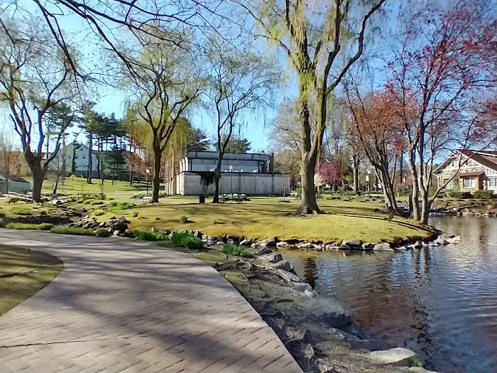 Terry Farrell Park Picture 6