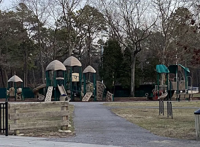Holtsville Park Picture 8