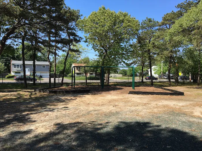 Ruland Road Park (Town of Brookhaven) Picture 2