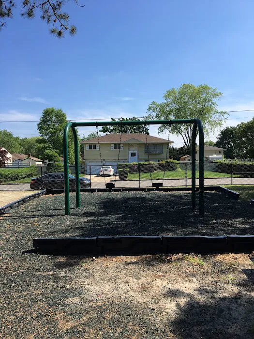 Ruland Road Park (Town of Brookhaven) Picture 3