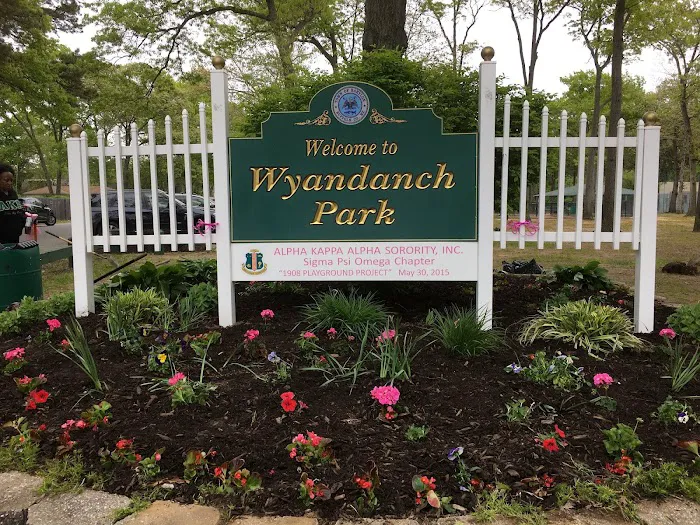 Wyandanch Park Picture 1
