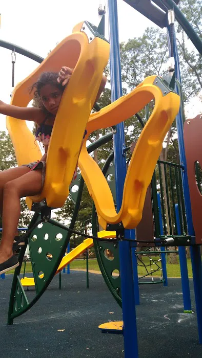 playground, tennis courts Picture 10