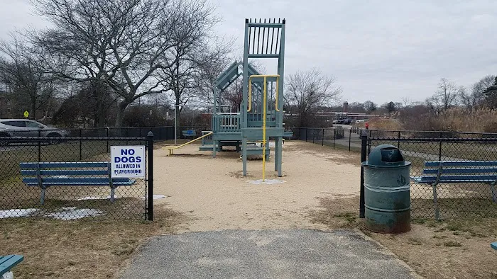 Babylon Park Ave Tennis Courts and Trails Picture 3