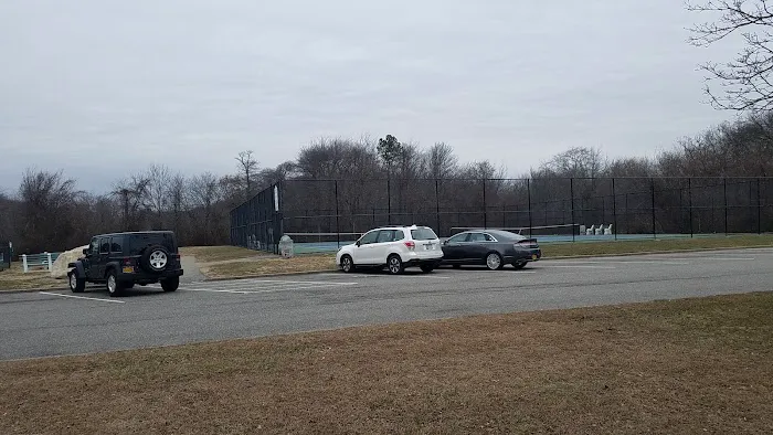 Babylon Park Ave Tennis Courts and Trails Picture 6