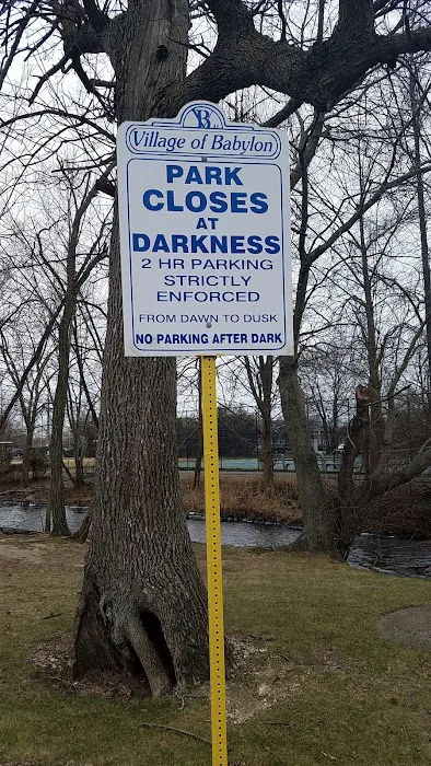 Babylon Park Ave Tennis Courts and Trails Picture 5