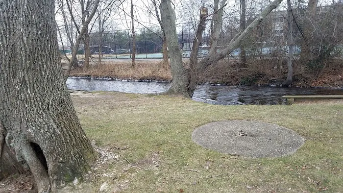 Babylon Park Ave Tennis Courts and Trails Picture 10
