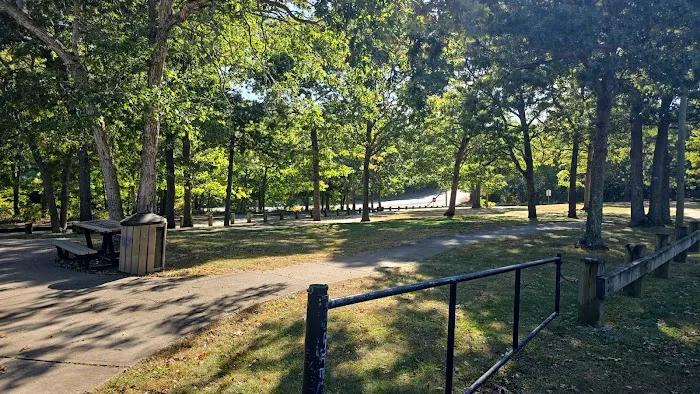 Woodedge Park Picture 1