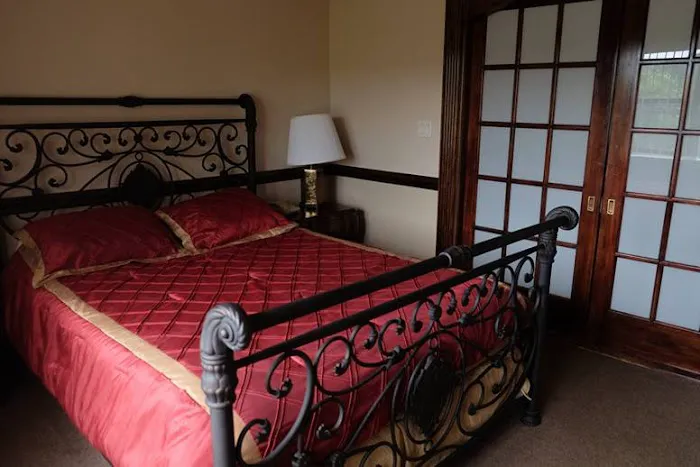 Chalet Inn & Suites Picture 8