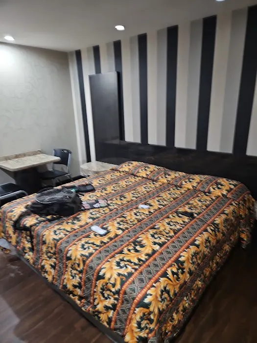 Midway Motel Picture 4