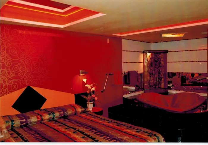 Midway Motel Picture 2