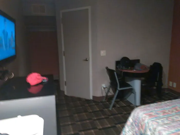 Midway Motel Picture 5