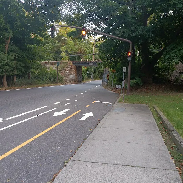 Setauket Greenway Trail Start Picture 4