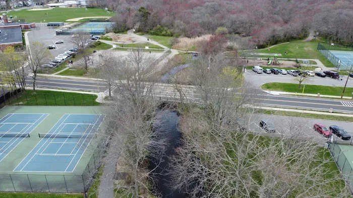 Locust Avenue Park Picture 3