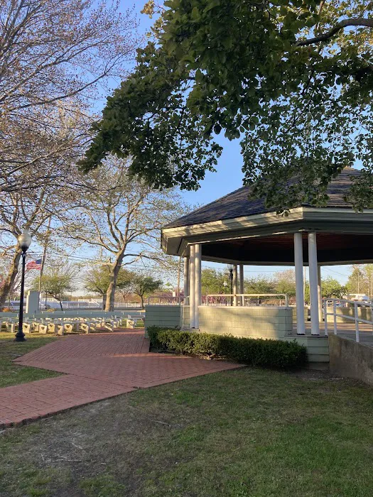 Babylon Village Gazebo Picture 1