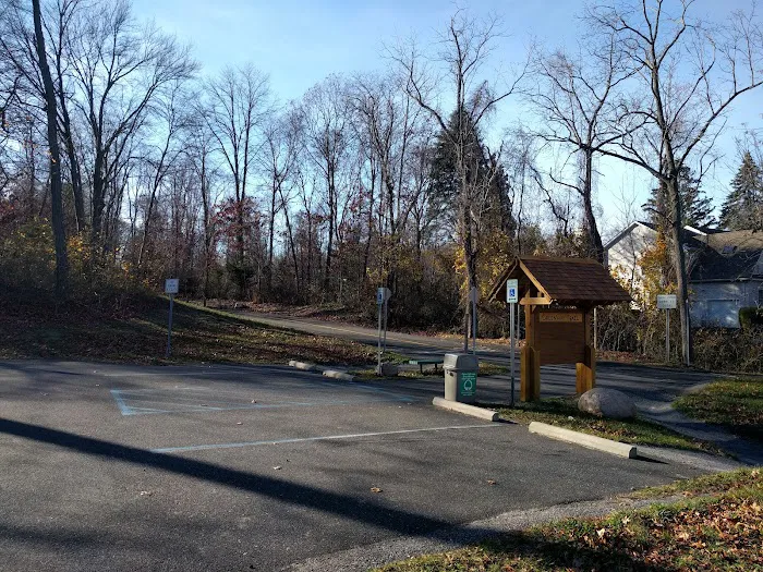 Setauket Greenway Trail Picture 3