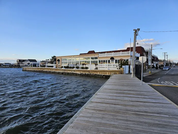Shorefront Park Picture 4