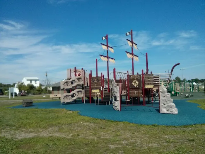 Shorefront Park Picture 3