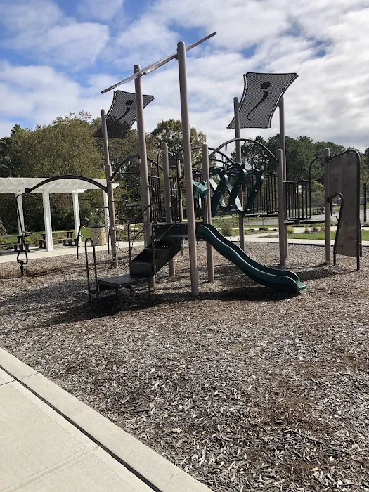 Twelve Pines Park (Southaven Avenue) Picture 2
