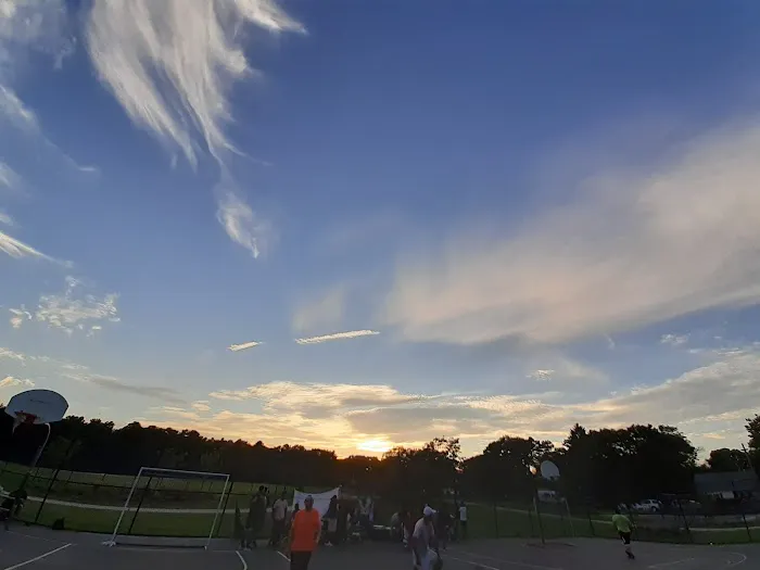 Twelve Pines Park (Southaven Avenue) Picture 4